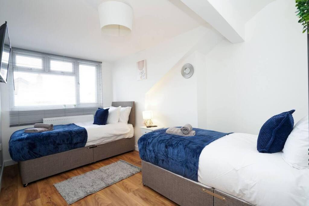 3 Bedroom Home With Free Parking Leeds  Buitenkant foto