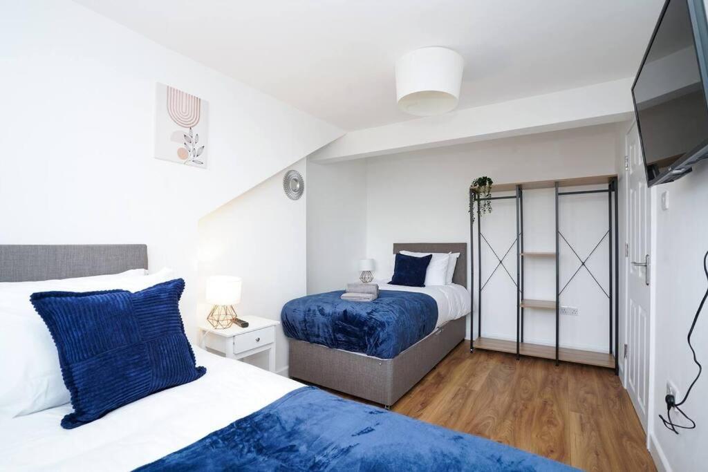 3 Bedroom Home With Free Parking Leeds  Buitenkant foto
